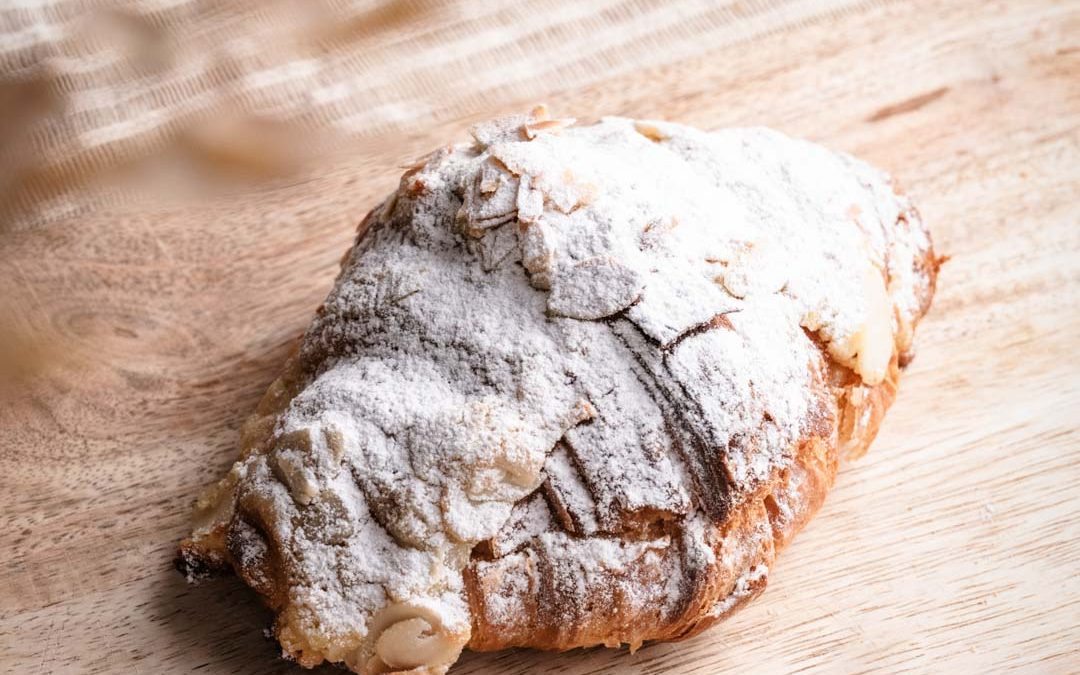 Mandelcroissant